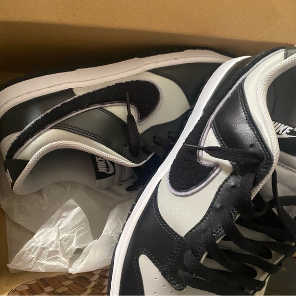 MEN’S NIKE DUNK LOW 'CHENILLE SWOOSH - BLACK GREY FOG' SIZE 11.5 - Picture 2 of 5